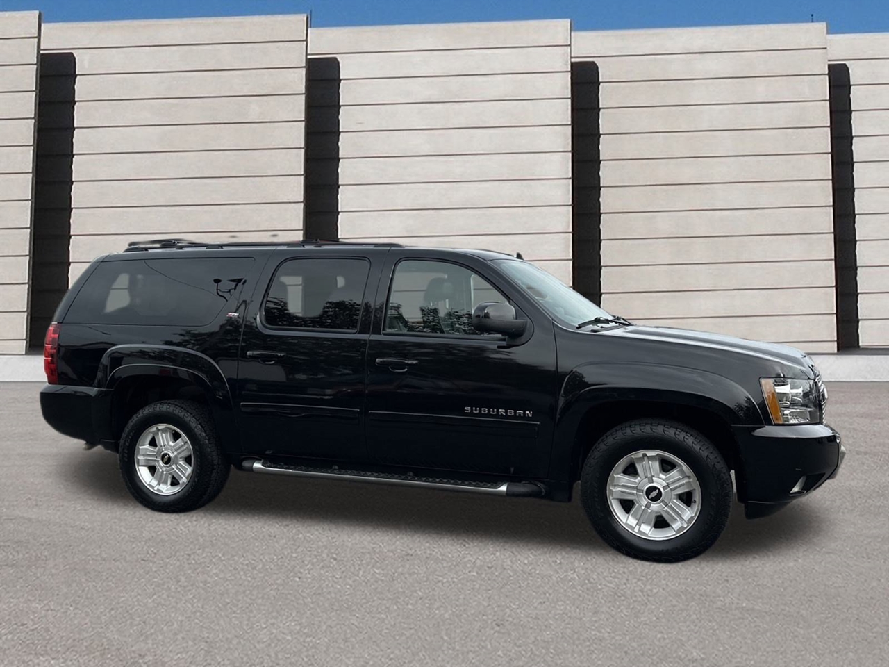 Chevrolet Suburban LT 1500 4WD 2011 Chevrolet Suburban LT 1500 4WD 2011