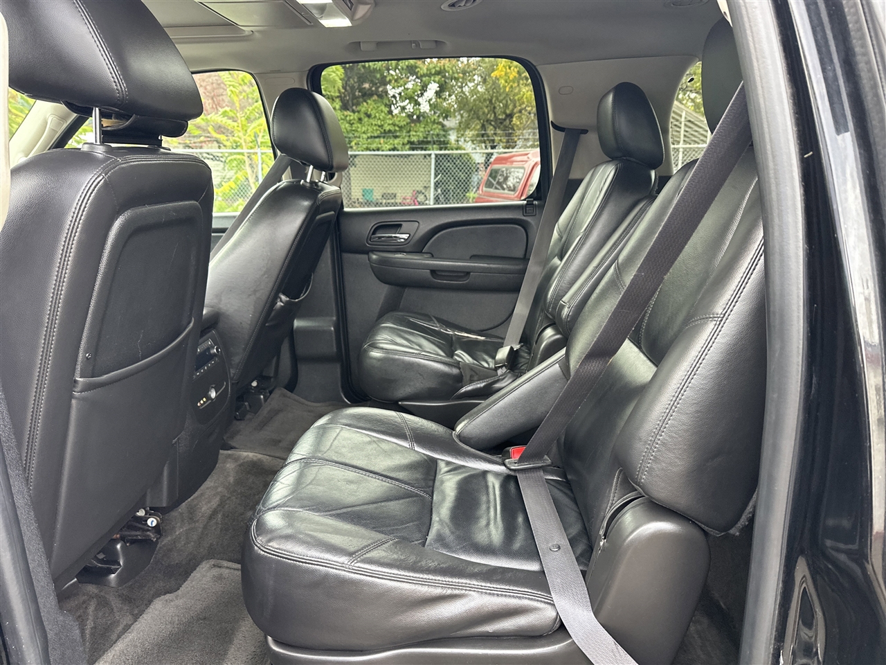 Chevrolet Suburban LT 1500 4WD 2011 Chevrolet Suburban LT 1500 4WD 2011