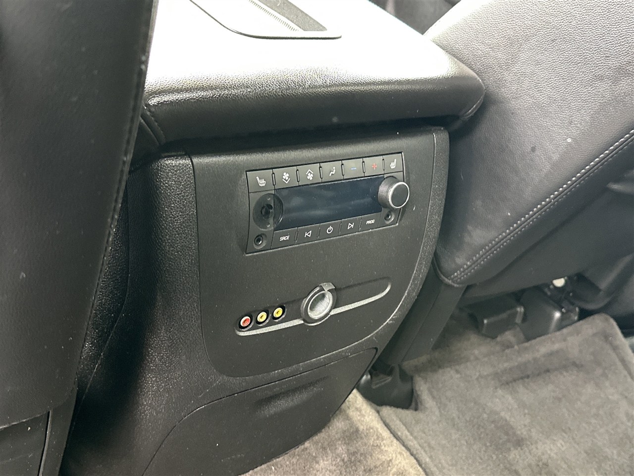 Chevrolet Suburban LT 1500 4WD 2011 Chevrolet Suburban LT 1500 4WD 2011