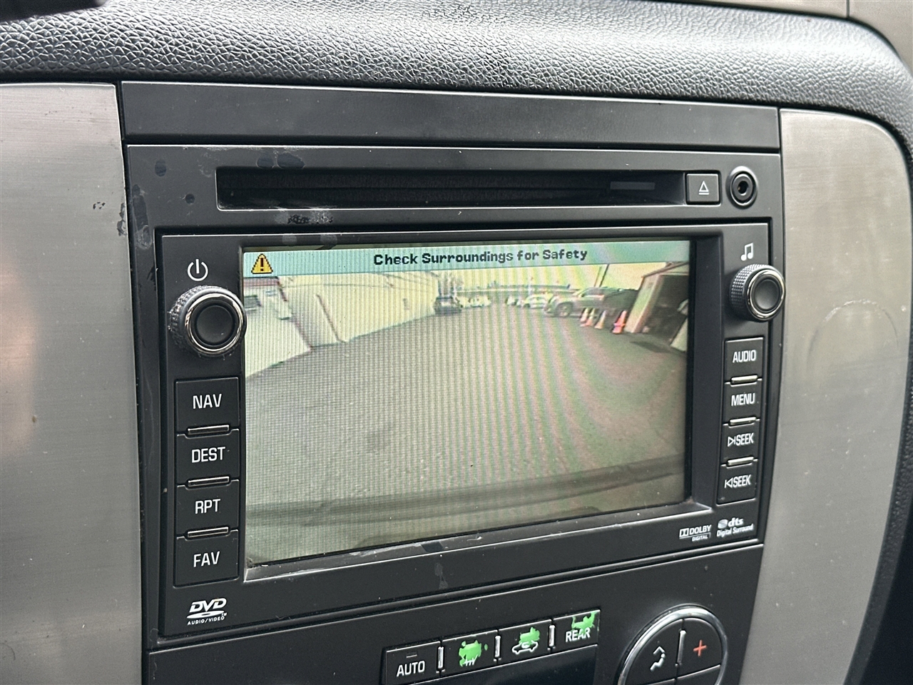 Chevrolet Suburban LT 1500 4WD 2011 Chevrolet Suburban LT 1500 4WD 2011