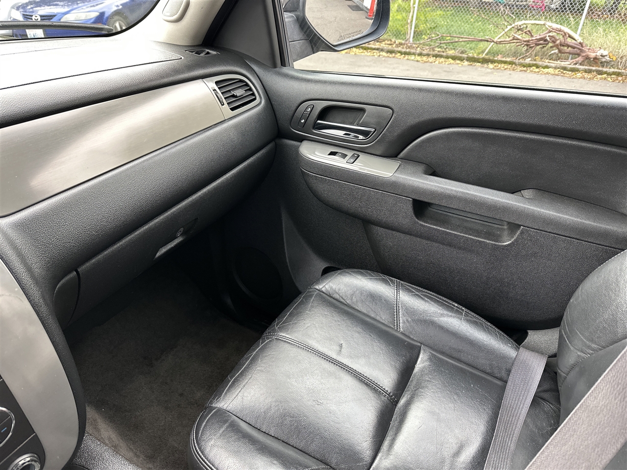 Chevrolet Suburban LT 1500 4WD 2011 Chevrolet Suburban LT 1500 4WD 2011