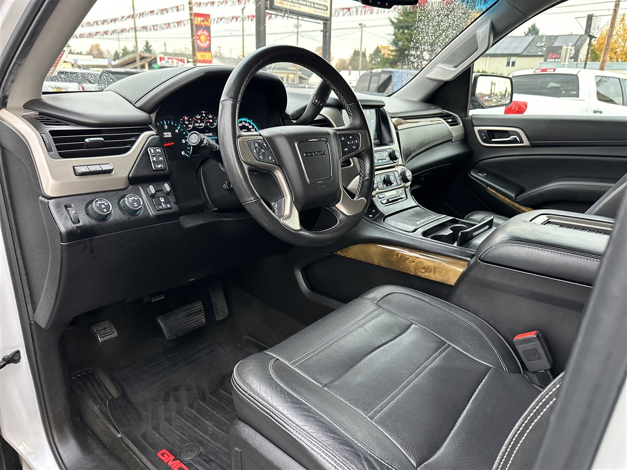 GMC Yukon Denali 4WD 2017