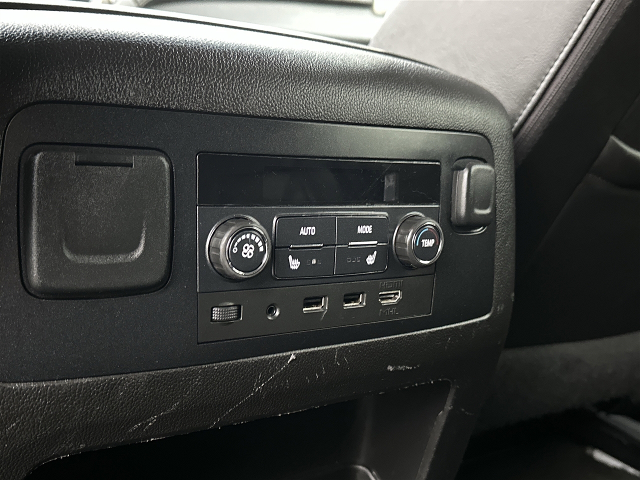 GMC Yukon Denali 4WD 2017