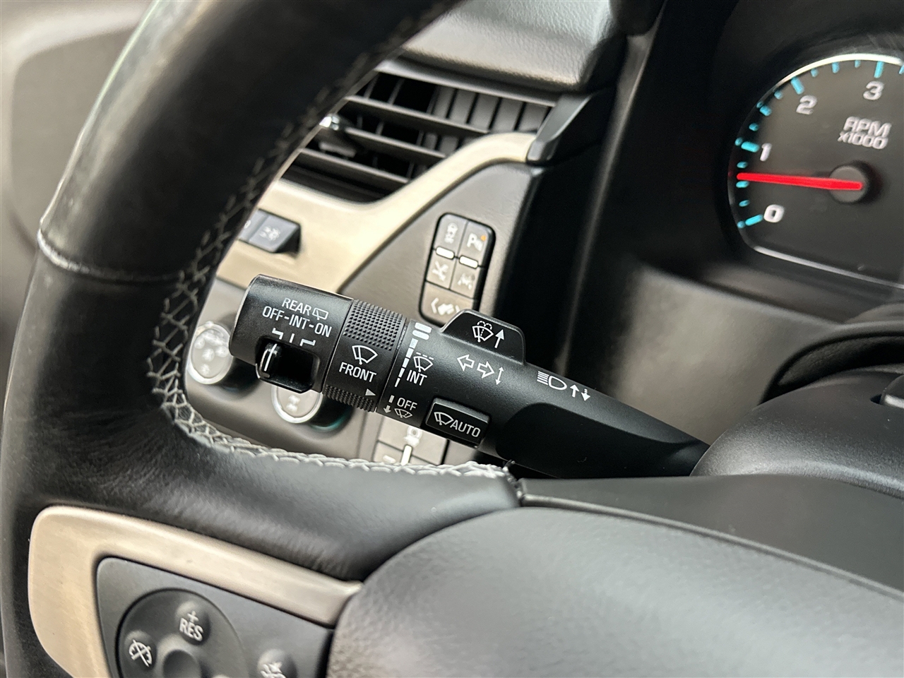 GMC Yukon Denali 4WD 2017