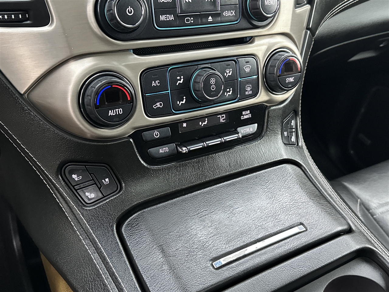 GMC Yukon Denali 4WD 2017