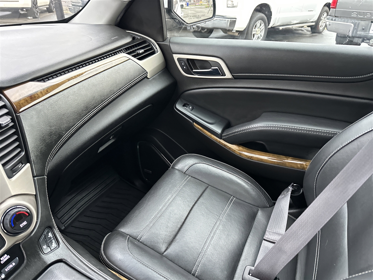 GMC Yukon Denali 4WD 2017