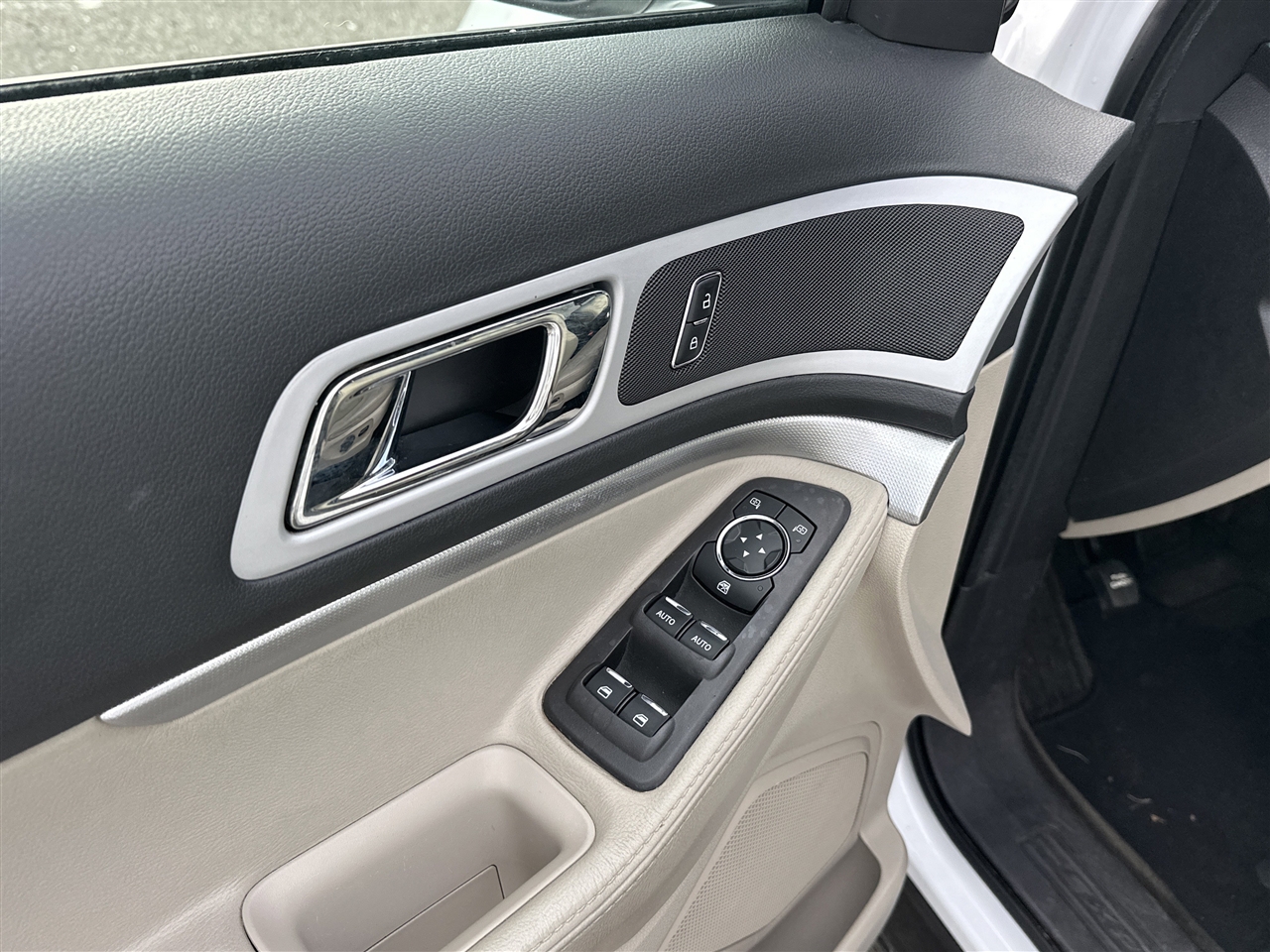 Ford Explorer 4dr 114" WB 4.0L XLT Sport AWD 2014