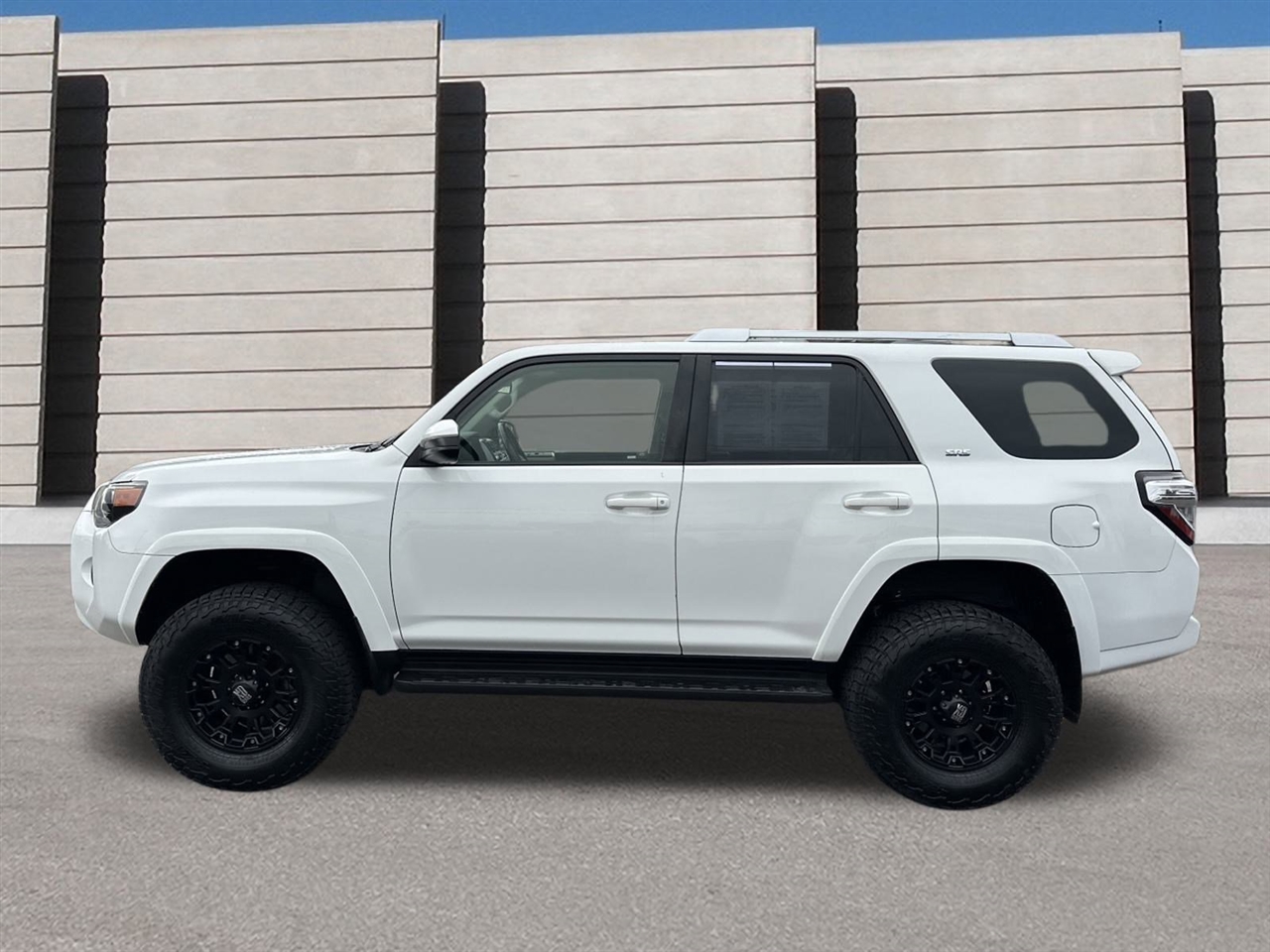 Toyota 4Runner SR5 4WD 2017