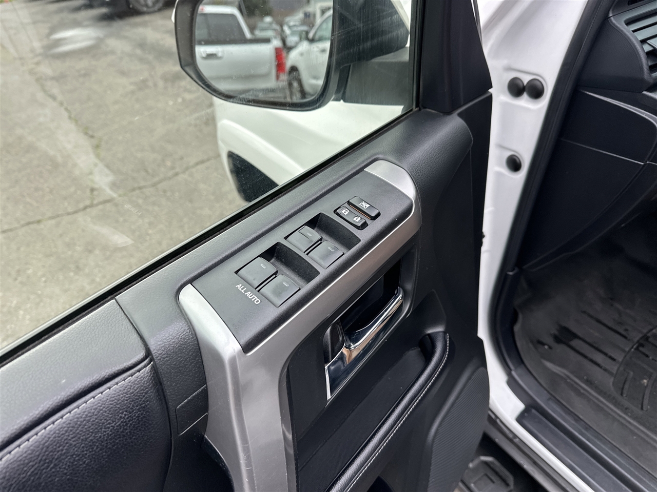 Toyota 4Runner SR5 4WD 2017