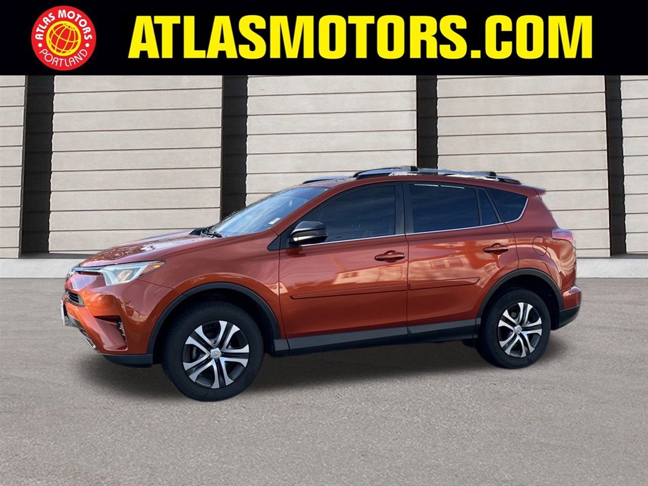 2016 Toyota RAV4 LE's photo