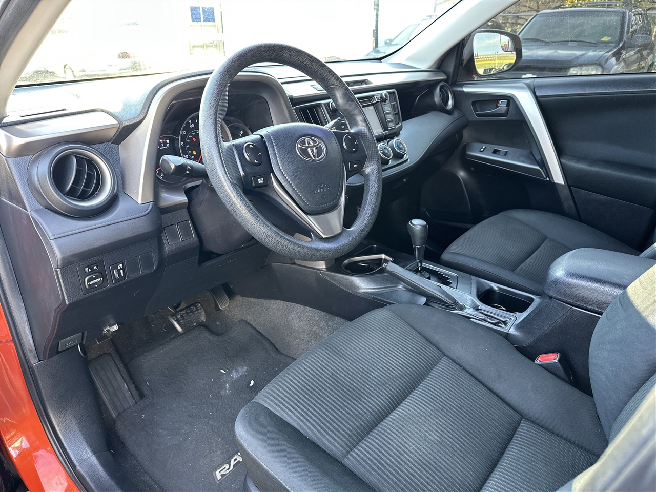 Toyota RAV4 LE FWD 2016