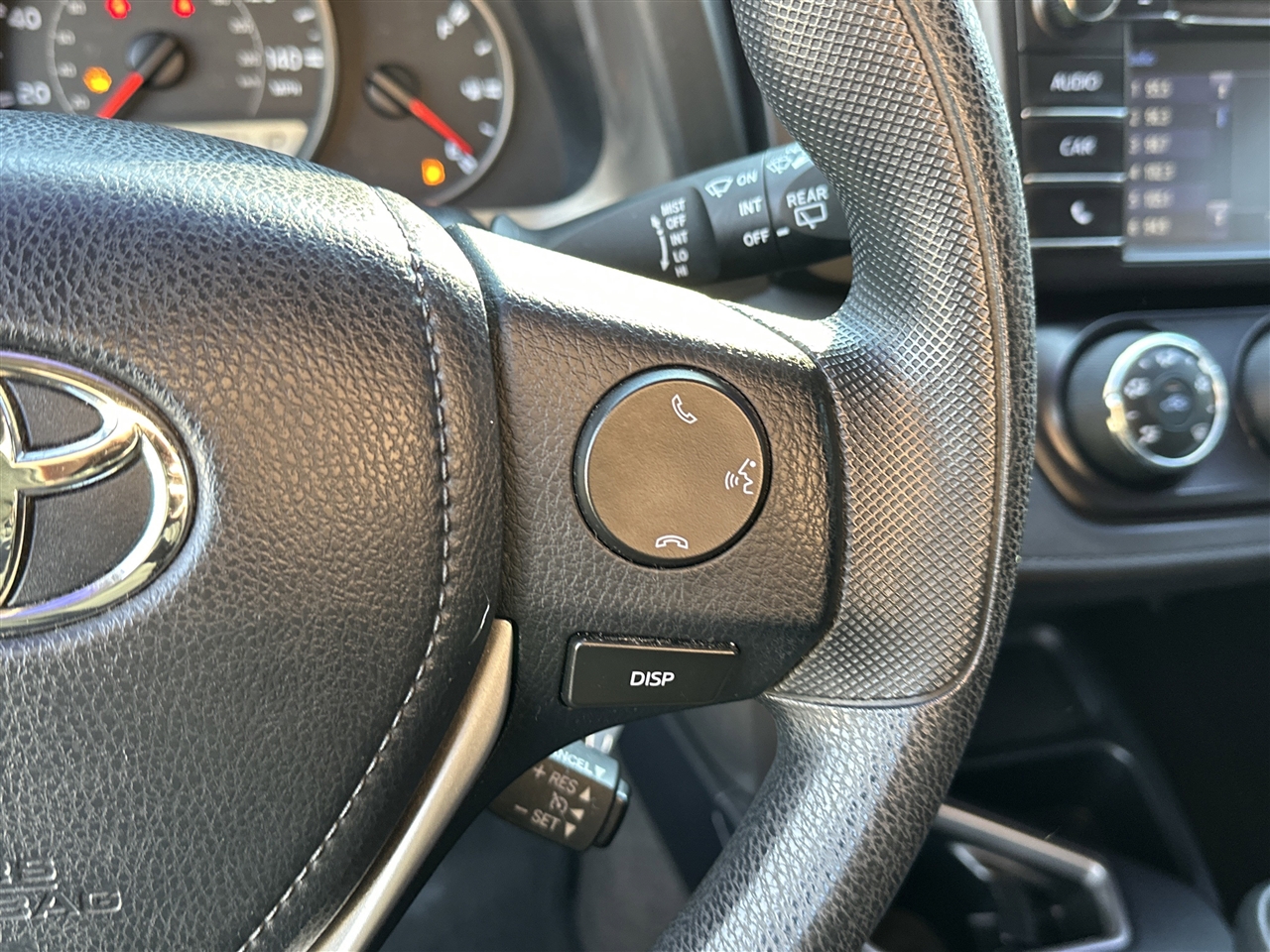 Toyota RAV4 LE FWD 2016