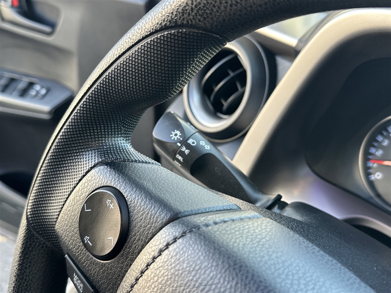 Toyota RAV4 LE FWD 2016