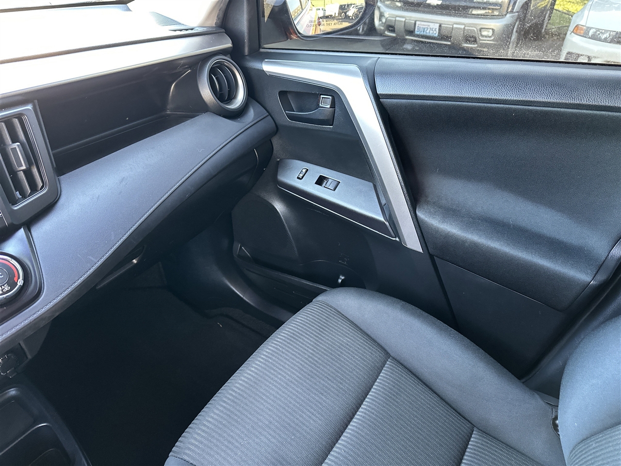 Toyota RAV4 LE FWD 2016