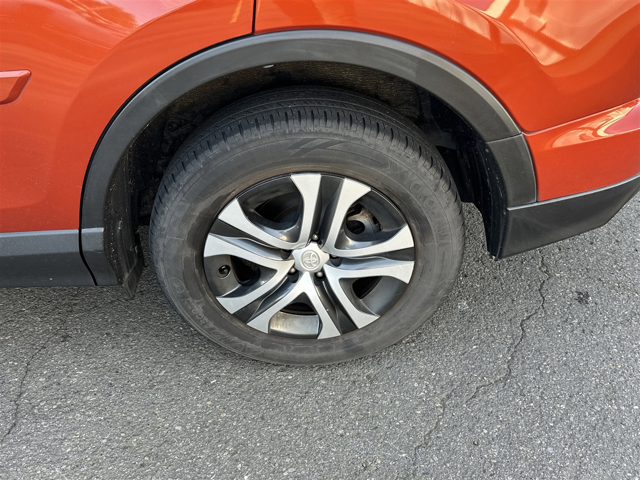 Toyota RAV4 LE FWD 2016