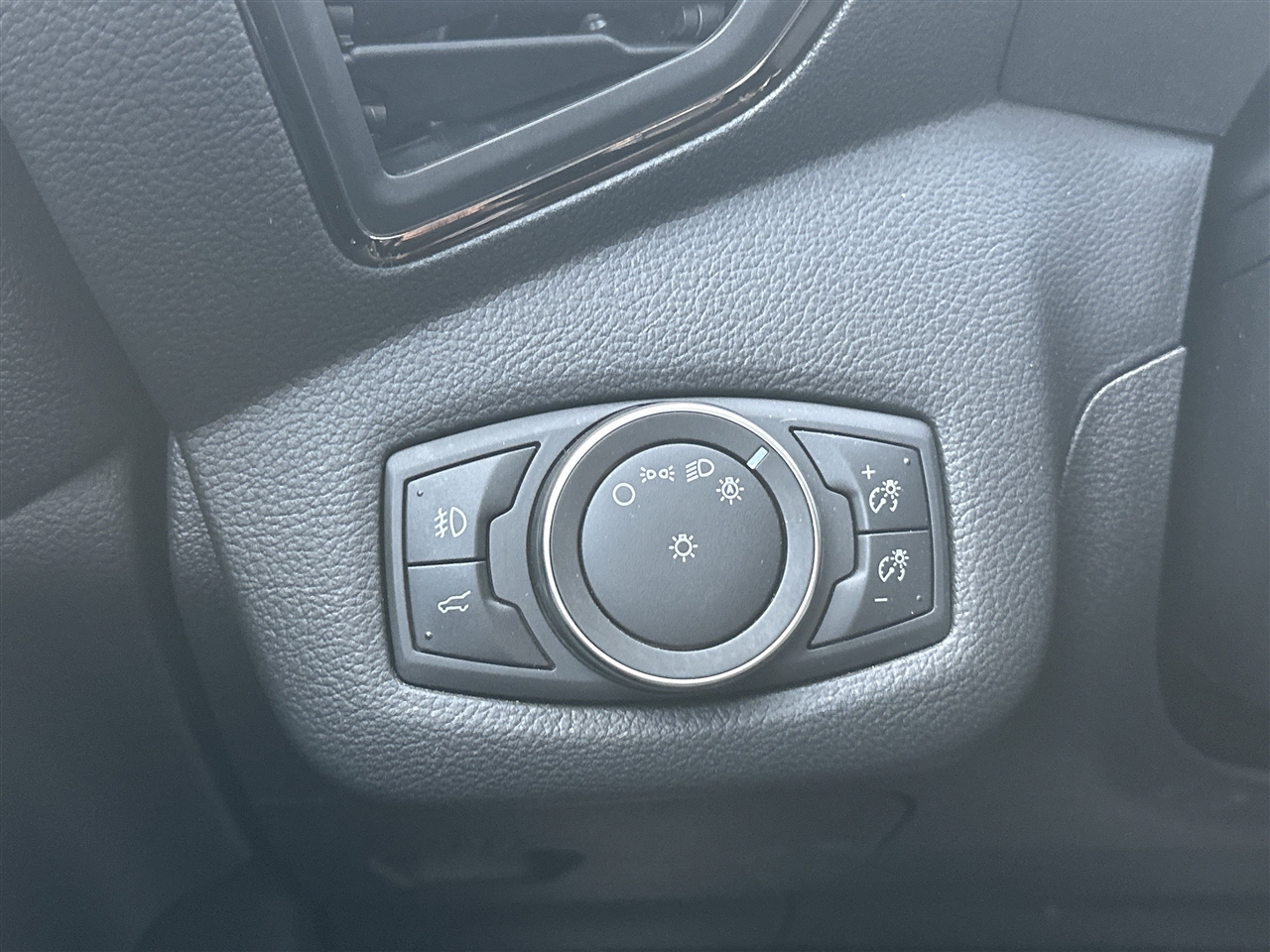 Ford Escape Titanium 4WD 2018