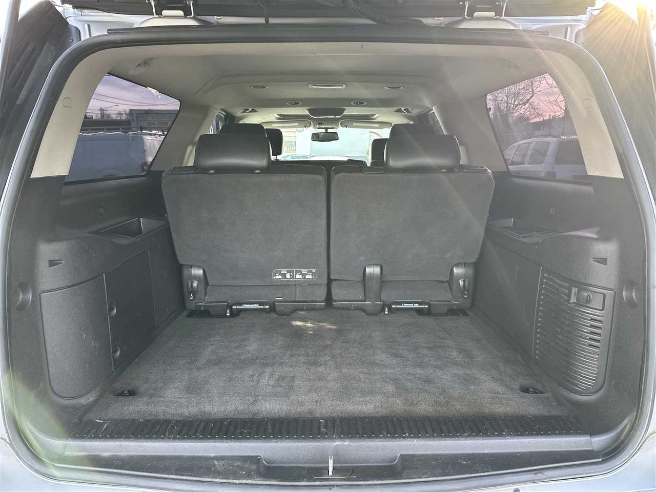 GMC Yukon XL SLT 1/2 Ton 4WD 2014