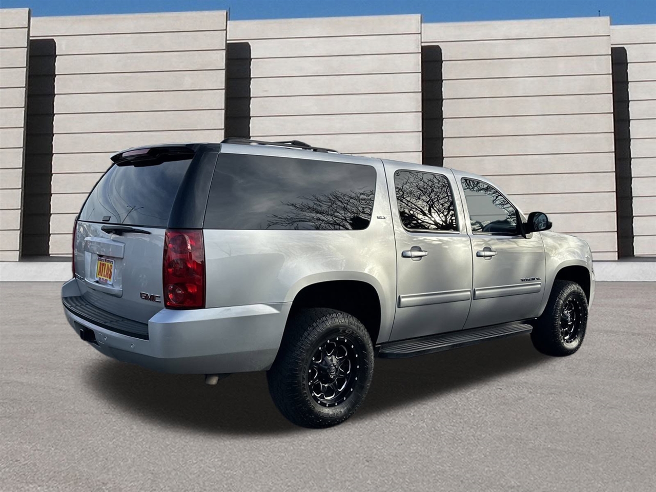 GMC Yukon XL SLT 1/2 Ton 4WD 2014
