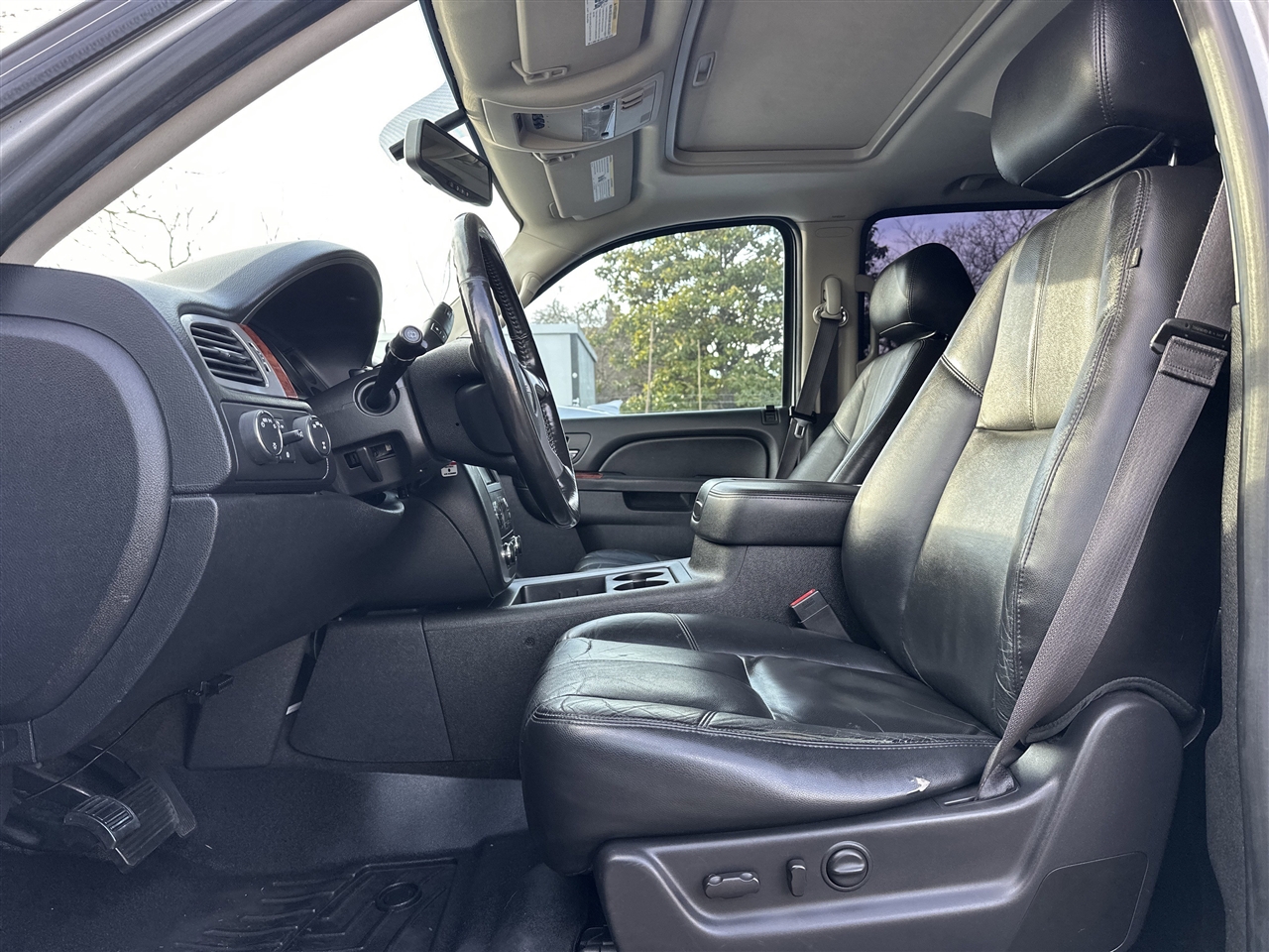 GMC Yukon XL SLT 1/2 Ton 4WD 2014