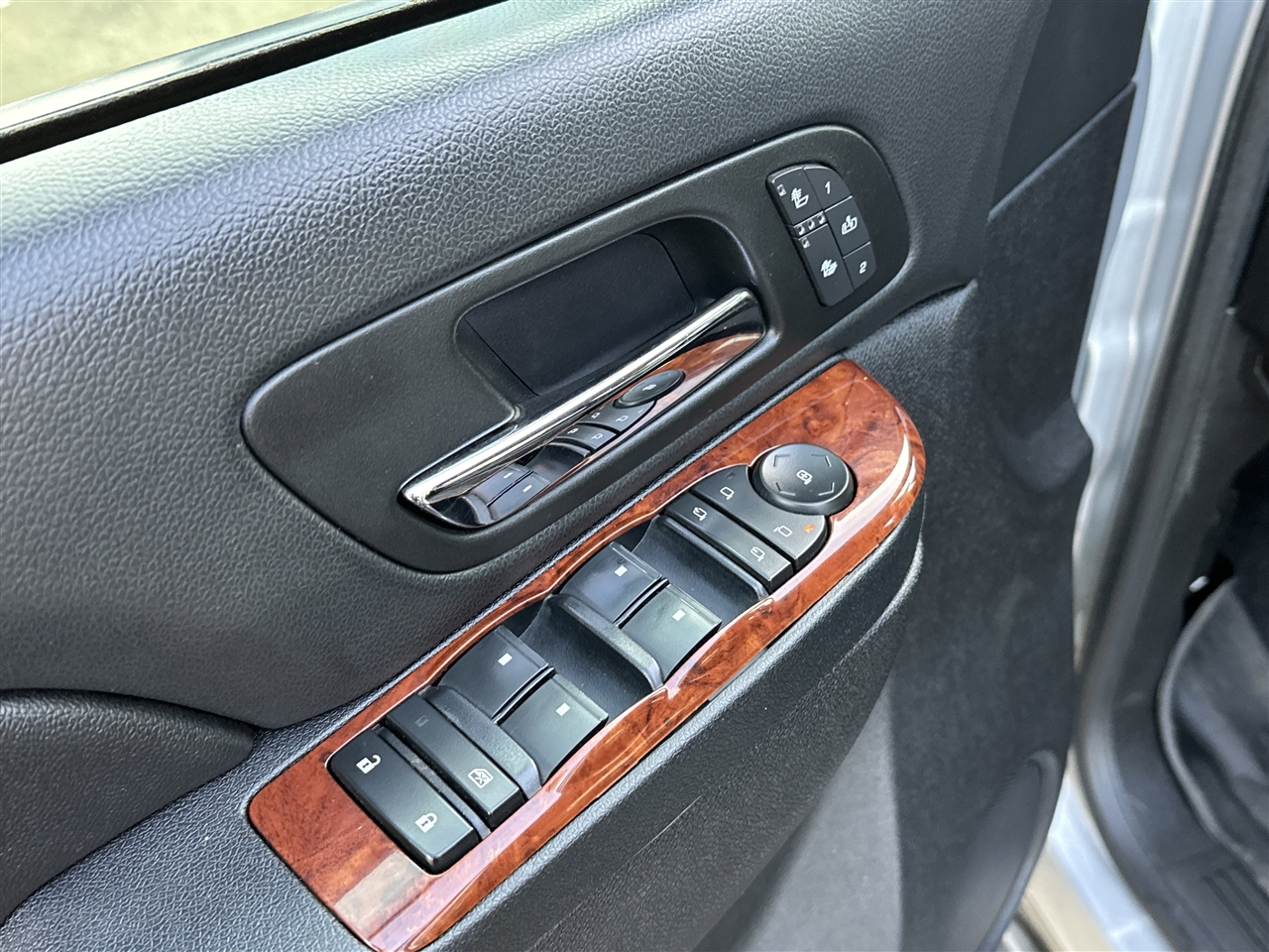 GMC Yukon XL SLT 1/2 Ton 4WD 2014