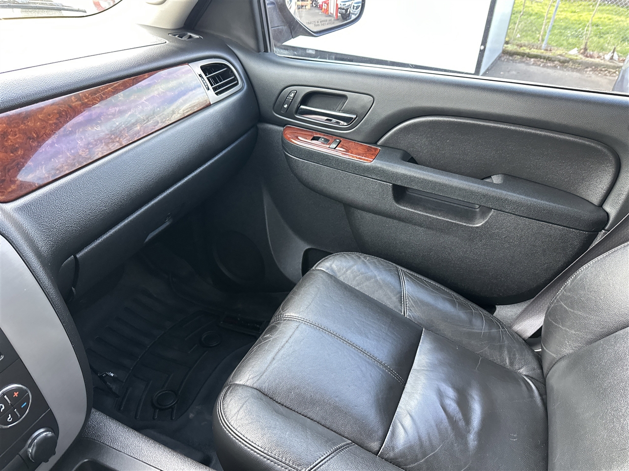 GMC Yukon XL SLT 1/2 Ton 4WD 2014