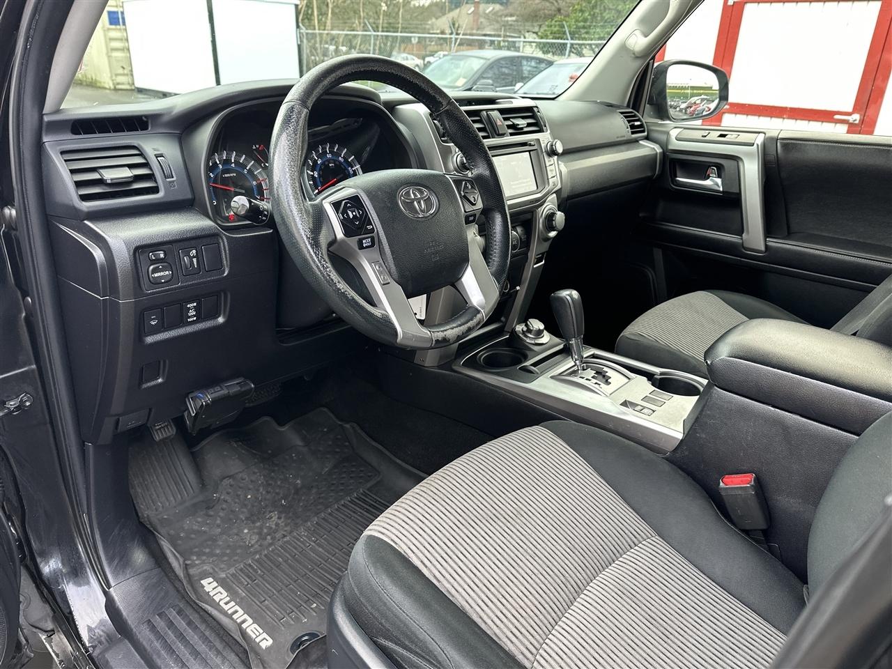 Toyota 4Runner SR5 4WD 2016