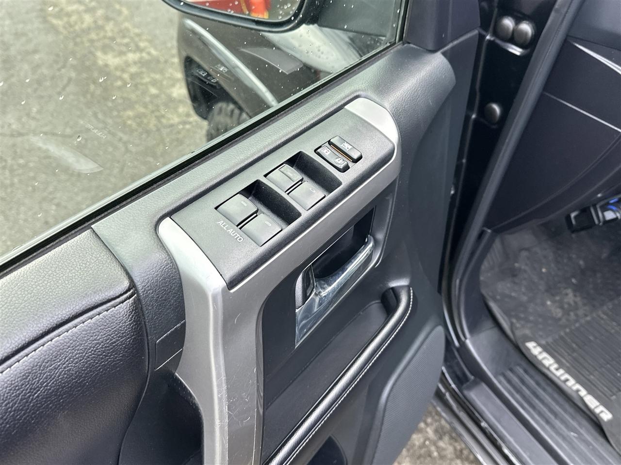 Toyota 4Runner SR5 4WD 2016