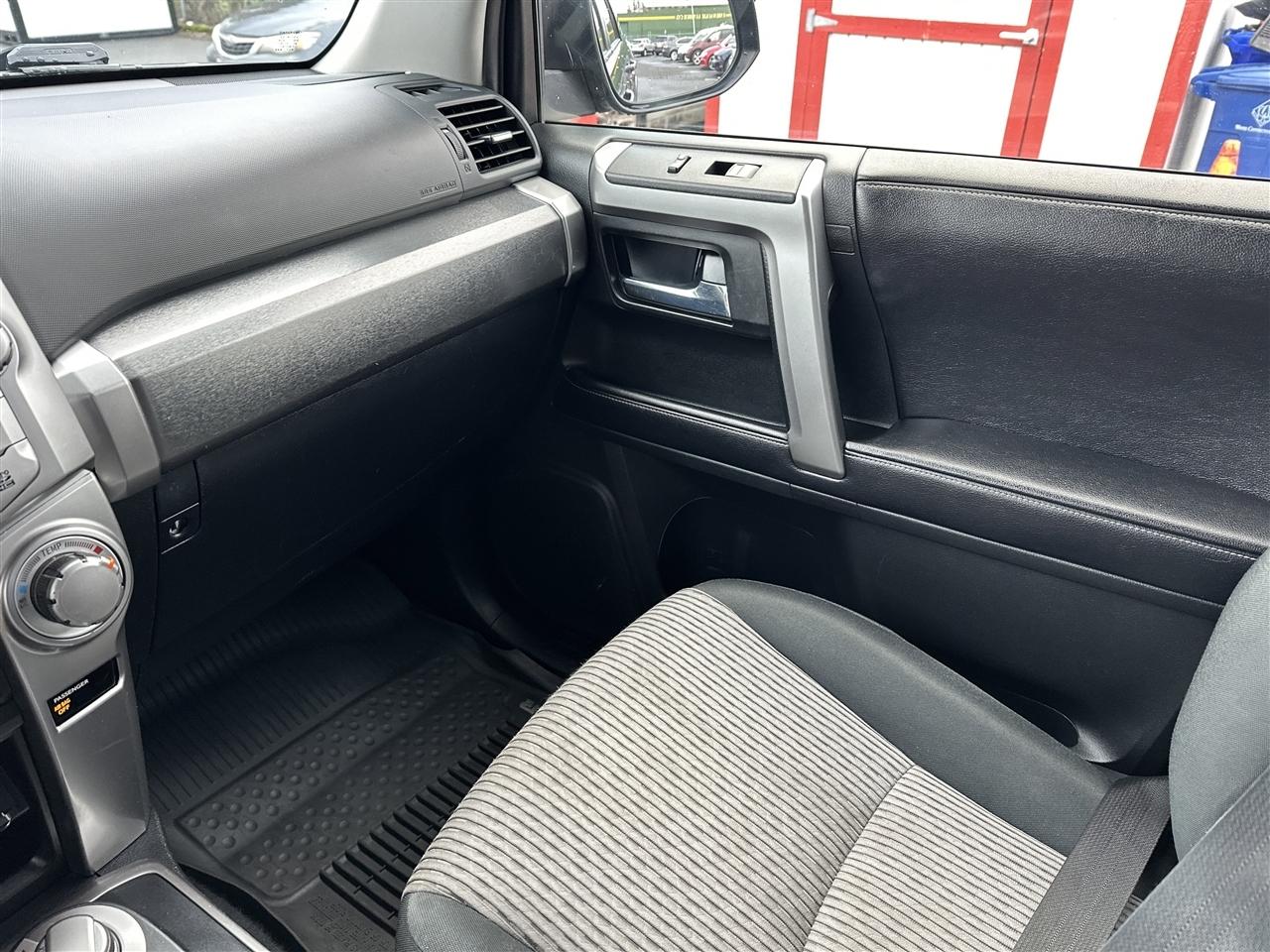 Toyota 4Runner SR5 4WD 2016