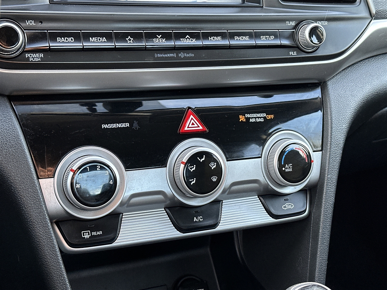 Hyundai Elantra Limited 2019