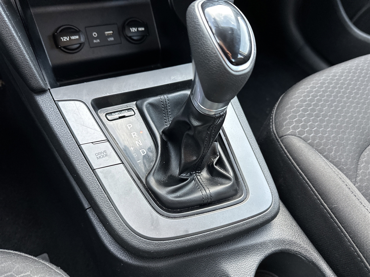 Hyundai Elantra Limited 2019