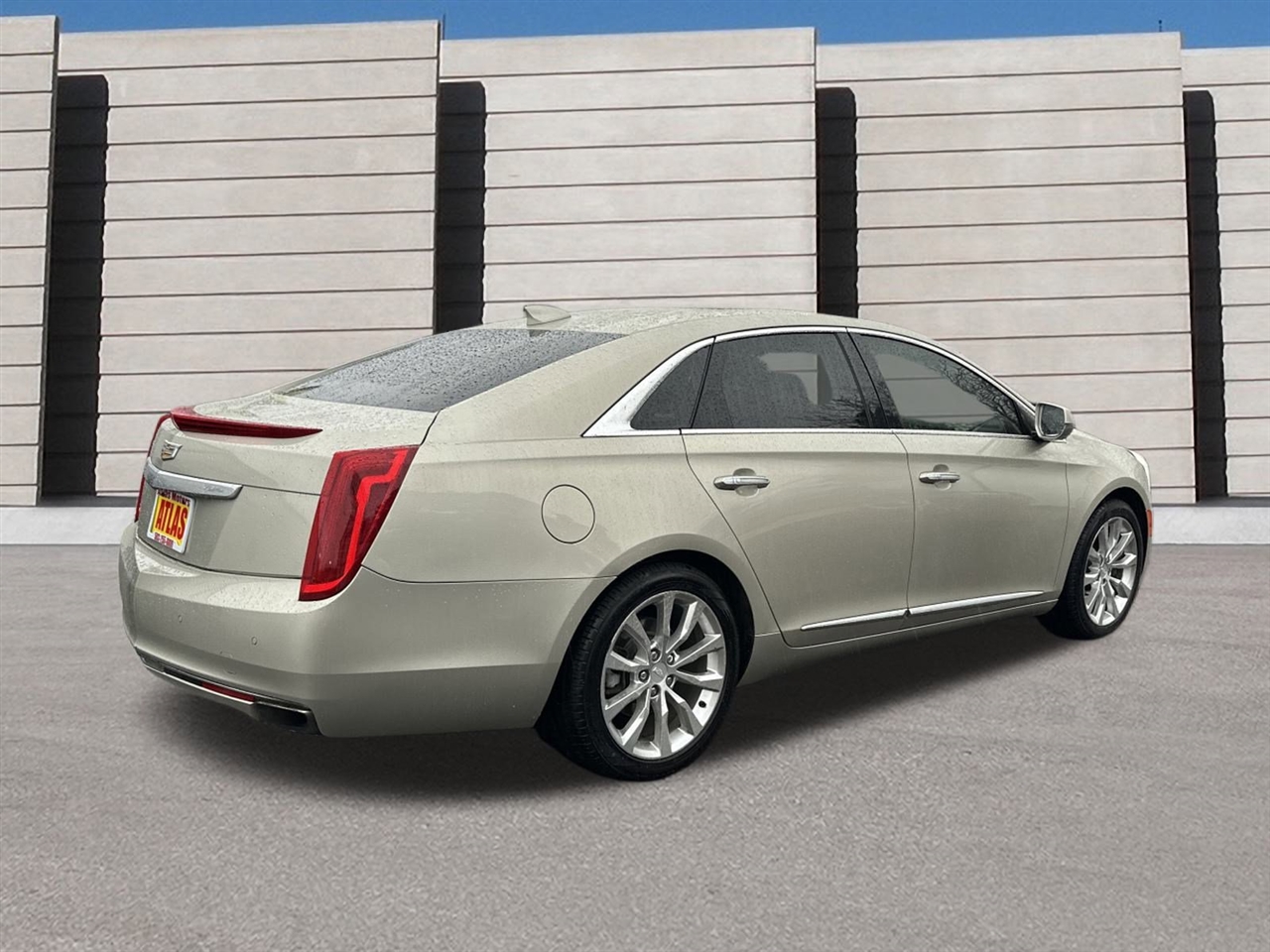 Cadillac XTS 4dr Sdn Luxury FWD 2016