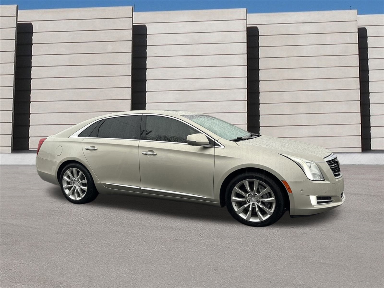 Cadillac XTS 4dr Sdn Luxury FWD 2016
