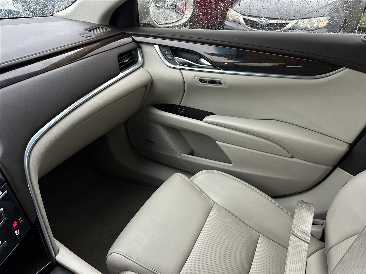 Cadillac XTS 4dr Sdn Luxury FWD 2016