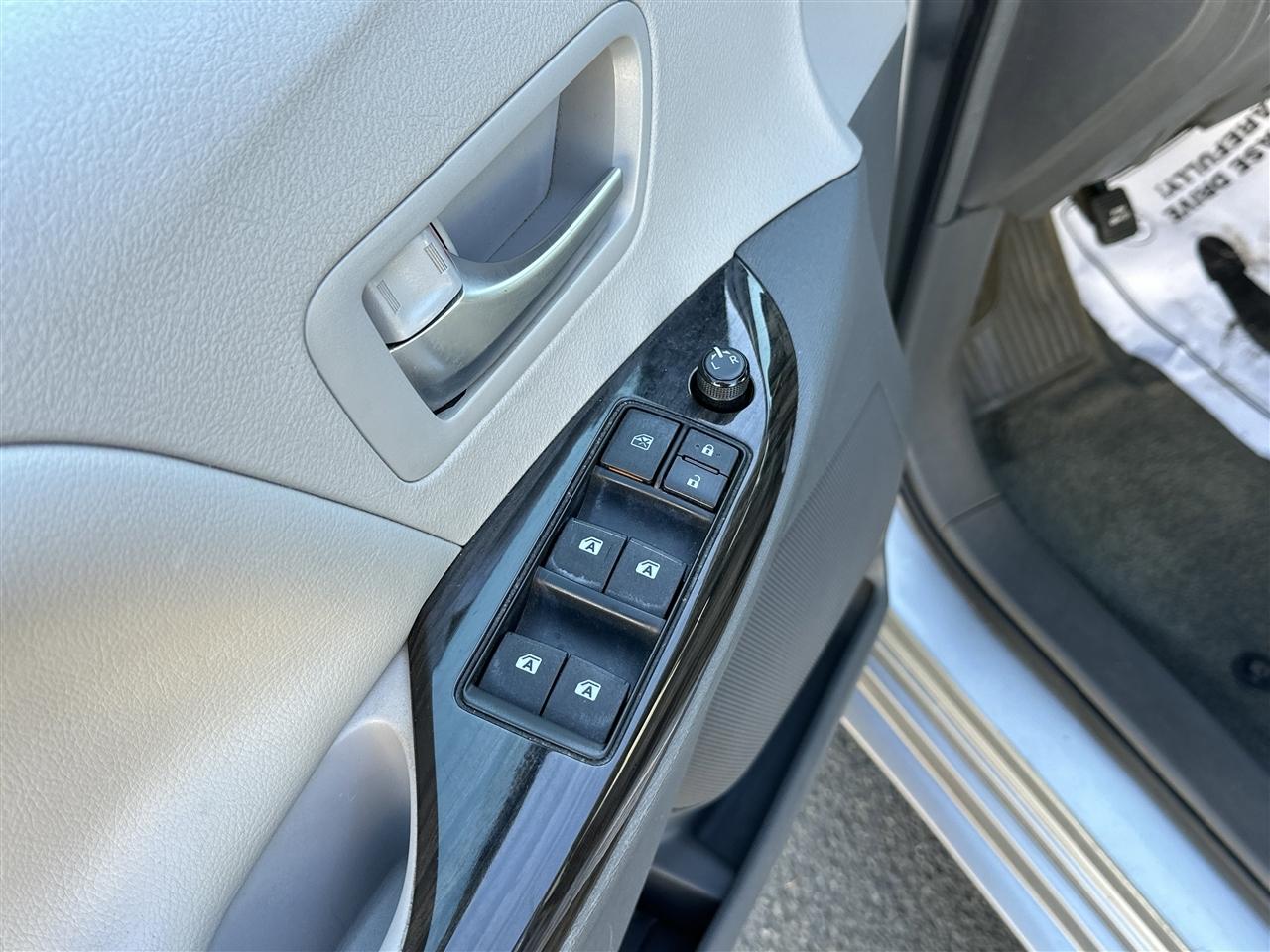 Toyota Sienna XLE FWD 8-Passenger V6 2016