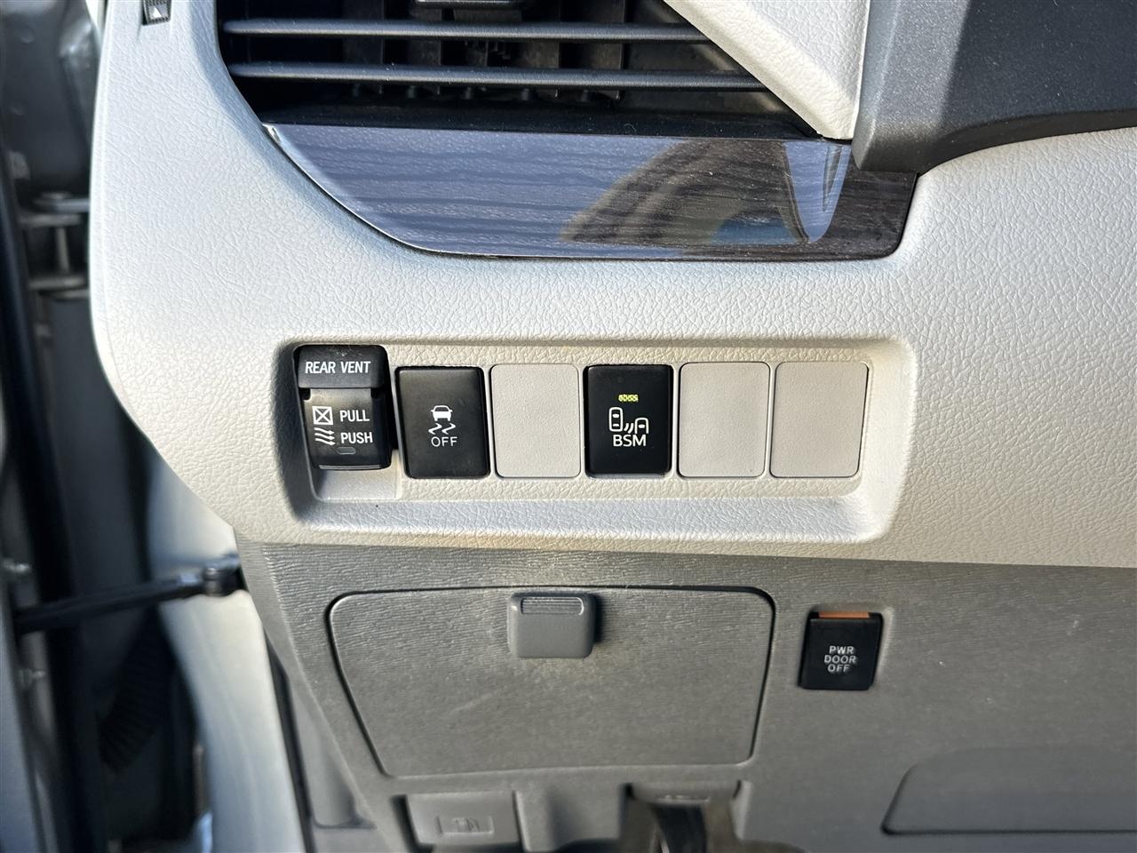 Toyota Sienna XLE FWD 8-Passenger V6 2016