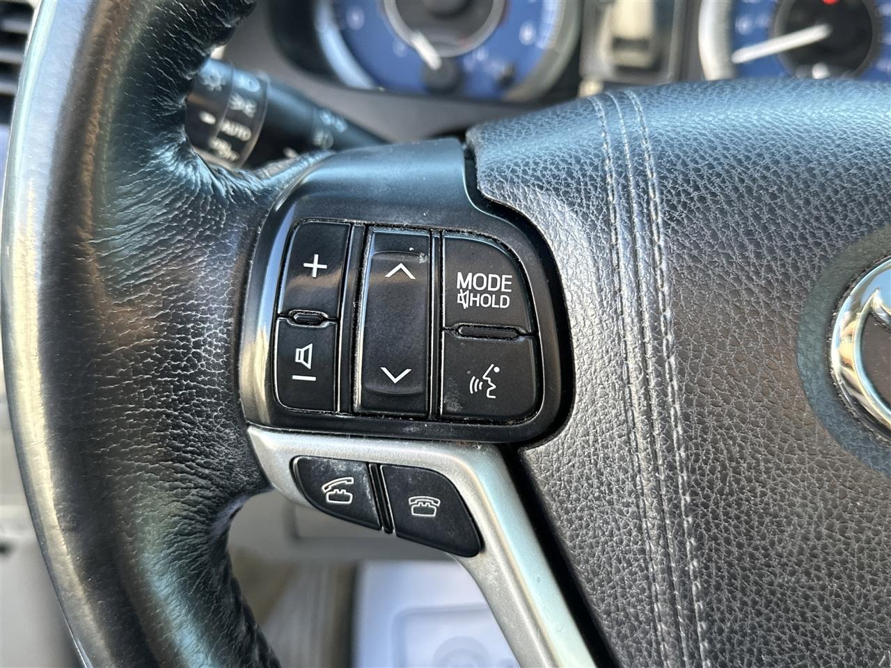 Toyota Sienna XLE FWD 8-Passenger V6 2016