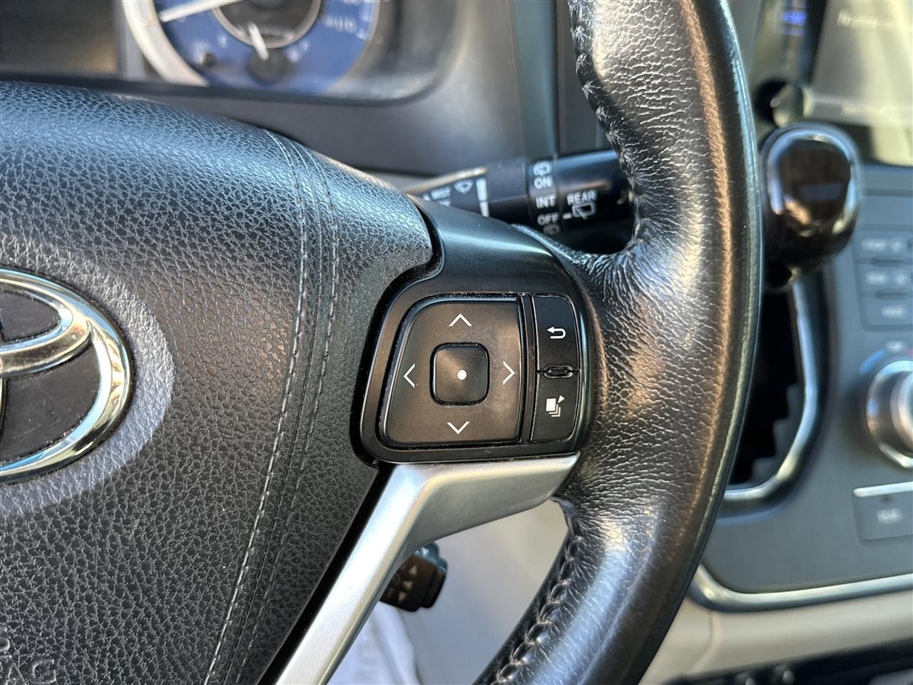 Toyota Sienna XLE FWD 8-Passenger V6 2016