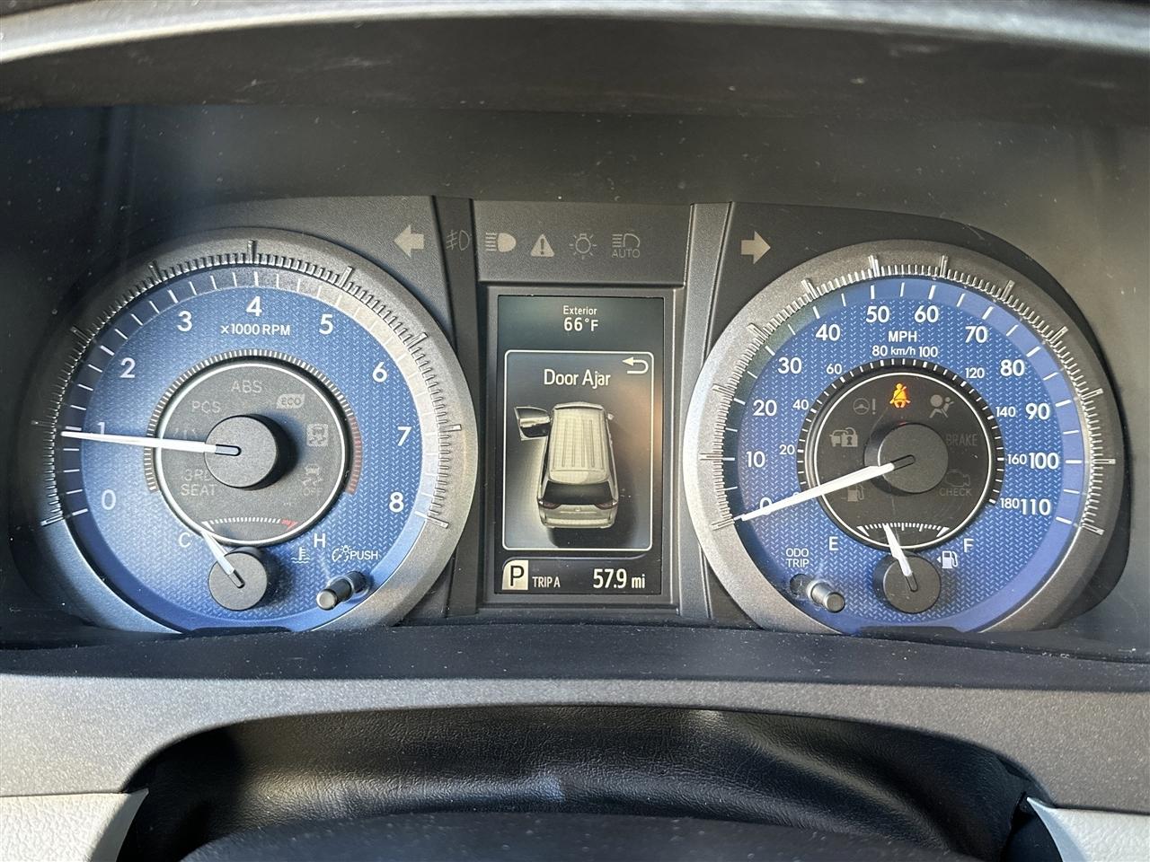 Toyota Sienna XLE FWD 8-Passenger V6 2016