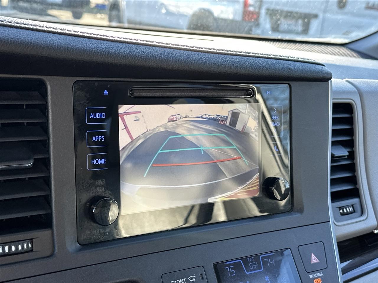 Toyota Sienna XLE FWD 8-Passenger V6 2016