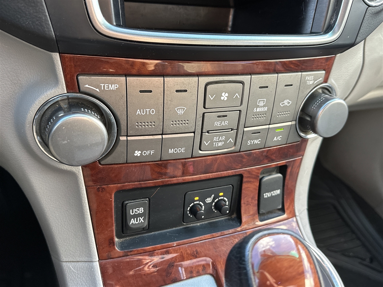 Toyota Highlander Hybrid Limited 4WD 2013