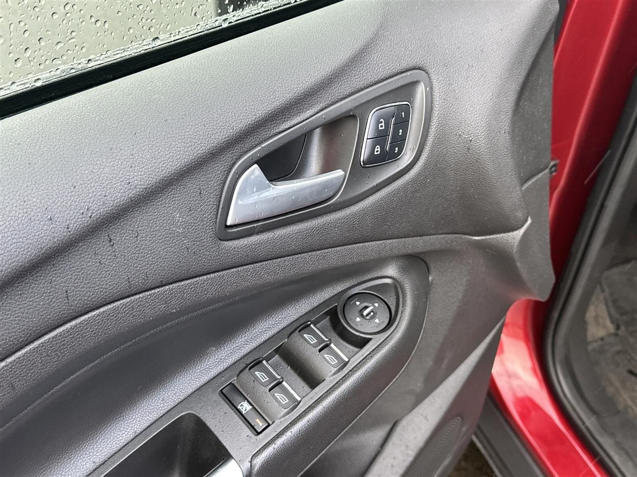 Ford Escape Titanium 4WD 2015