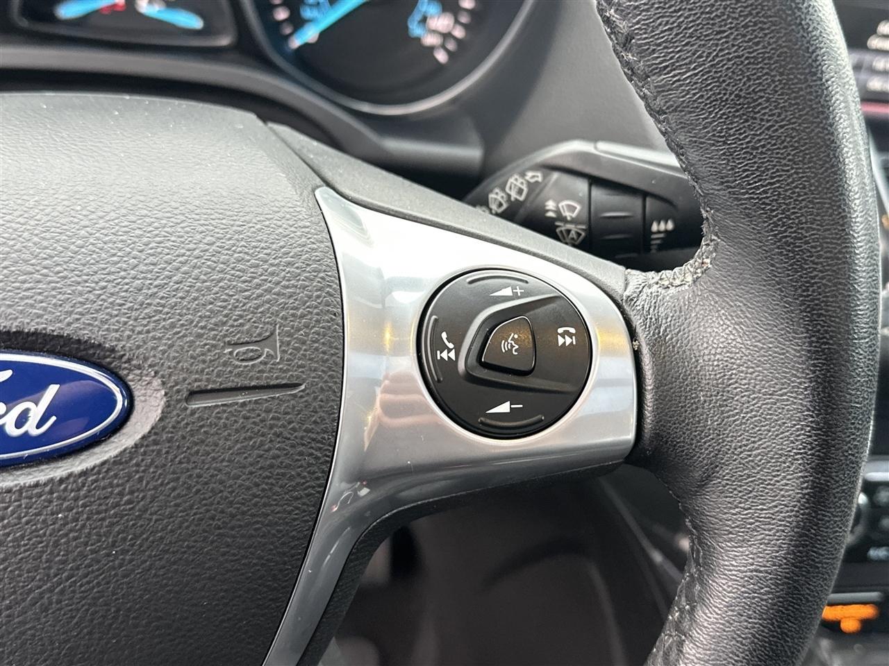 Ford Escape Titanium 4WD 2015