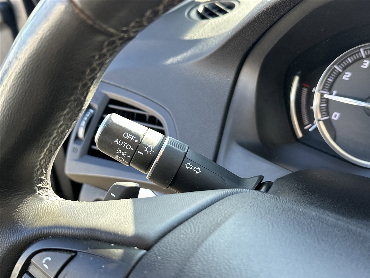 Acura MDX SH-AWD 6-Spd AT w/Tech Package 2015