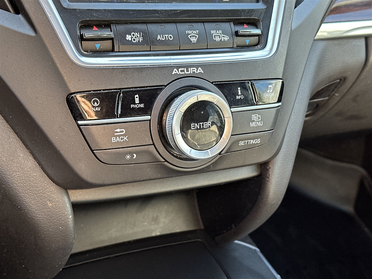 Acura MDX SH-AWD 6-Spd AT w/Tech Package 2015