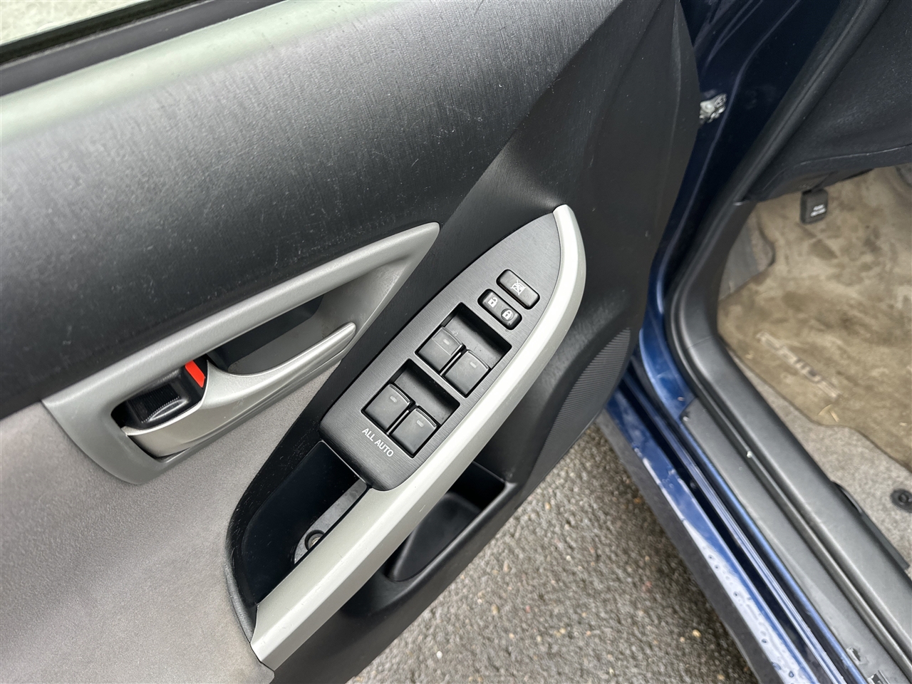 Toyota Prius Prius V 2013