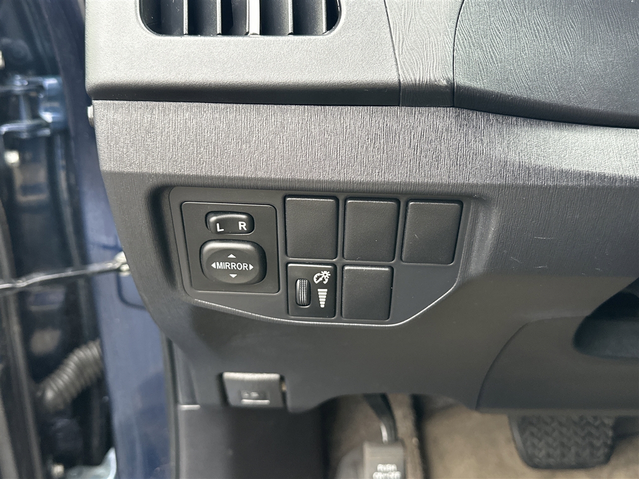 Toyota Prius Prius V 2013