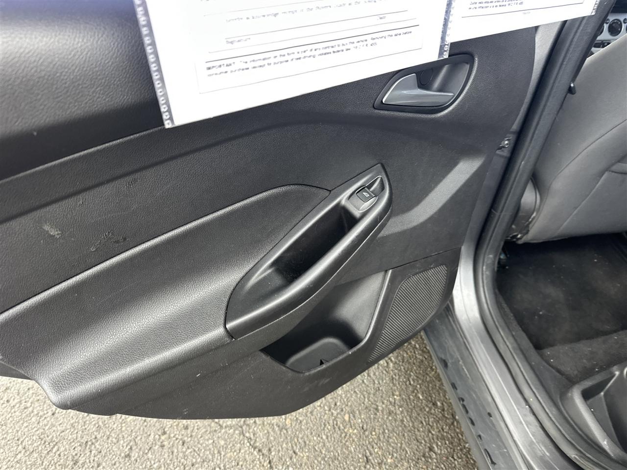 Ford Focus SE Hatch 2014