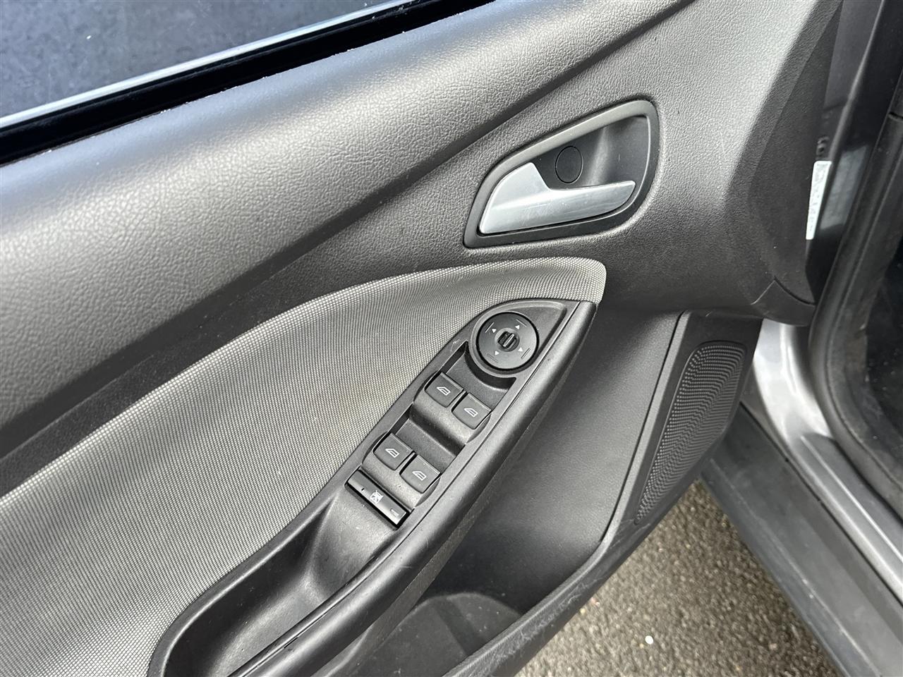 Ford Focus SE Hatch 2014