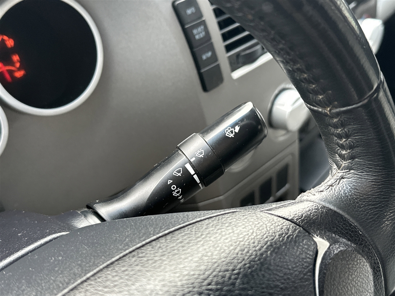 Toyota Tundra Tundra-Grade CrewMax 5.7L 4WD 2010