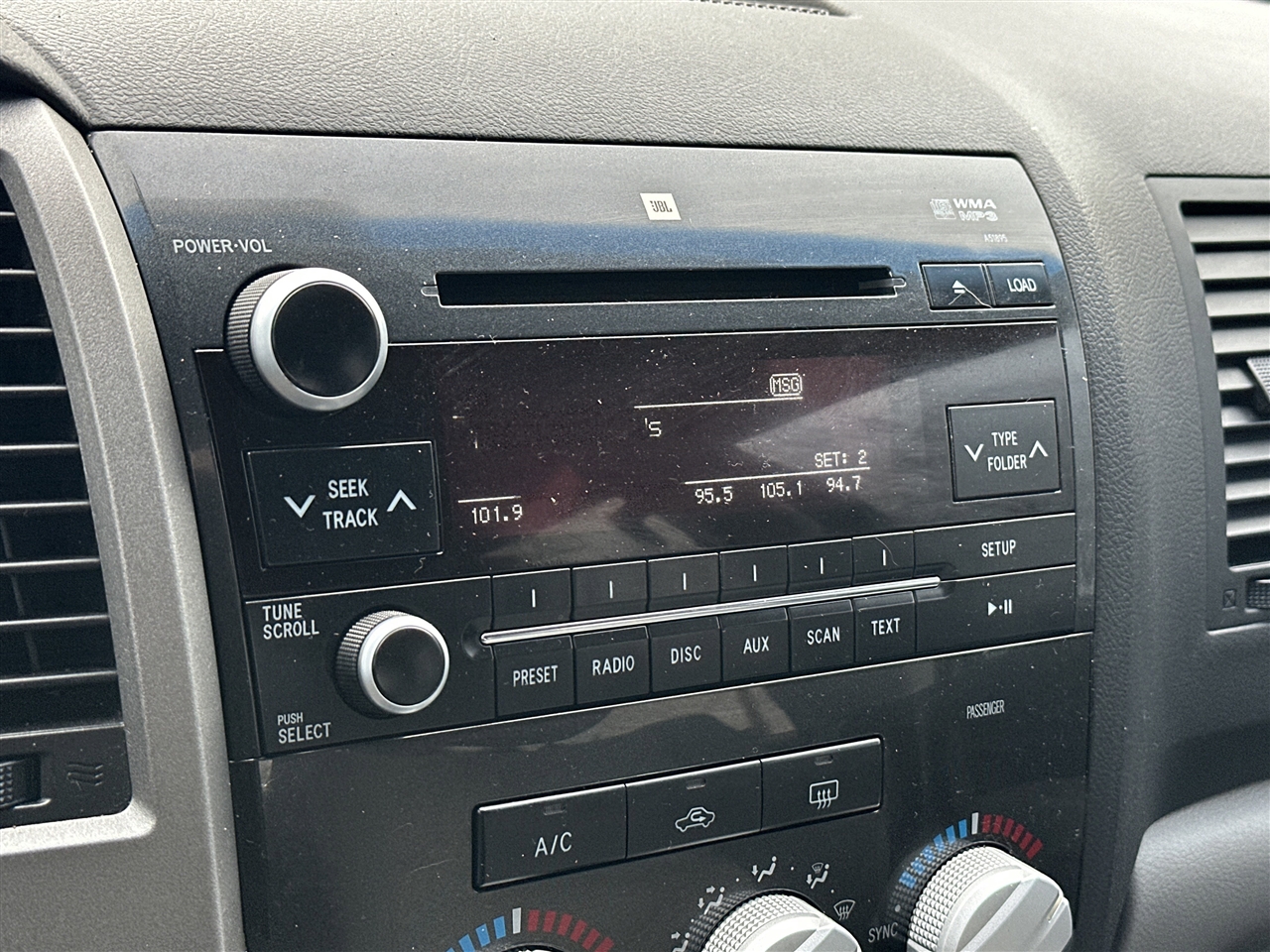 Toyota Tundra Tundra-Grade CrewMax 5.7L 4WD 2010